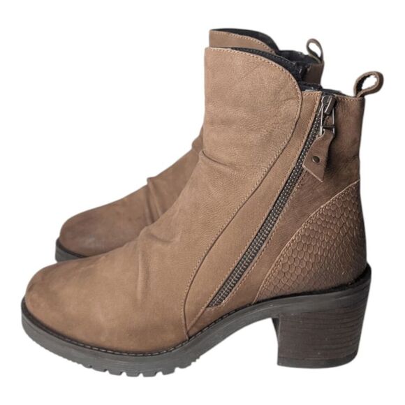 VINTAGE FOUNDRY CO Charlotte Brown Leather Ankle Boot Size 7.5 - Picture 3 of 9